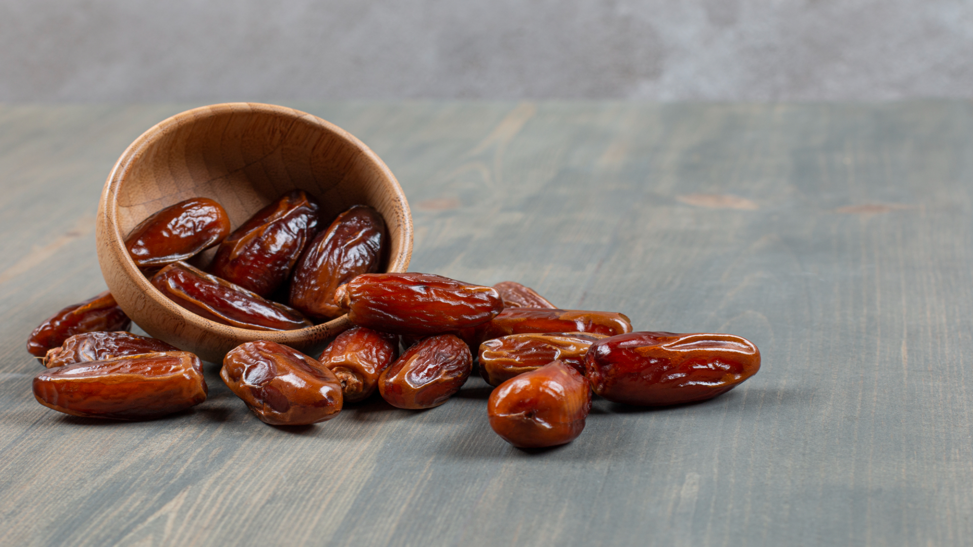 Benefits of eating dates How many dates should be eaten in a day and what is the right time?